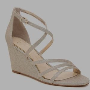 👠Jessica Simpson gold glitter wedge heel